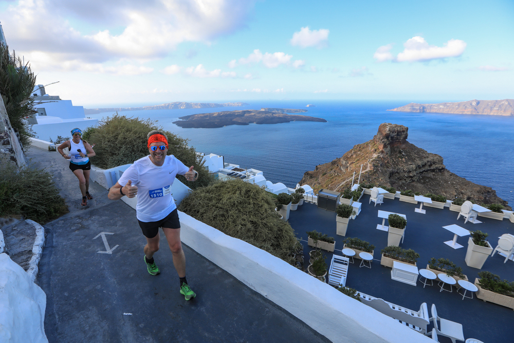 5_Santorini_Experience_Running_by_Babis_Giritziotis.jpg